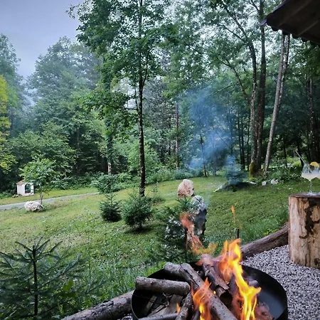 Lägenhet Skof's Roadside Retreat -