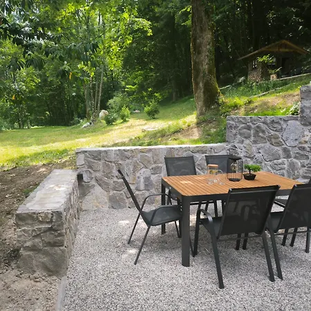Skof's Roadside Retreat - Lägenhet Bovec