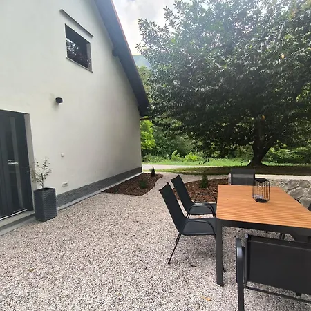 Skof's Roadside Retreat -