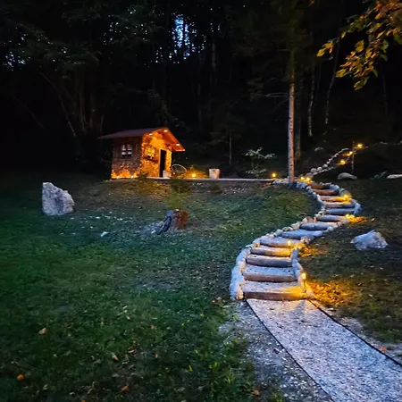 شقة Skof's Roadside Retreat -