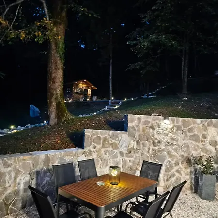 شقة Skof's Roadside Retreat - *
